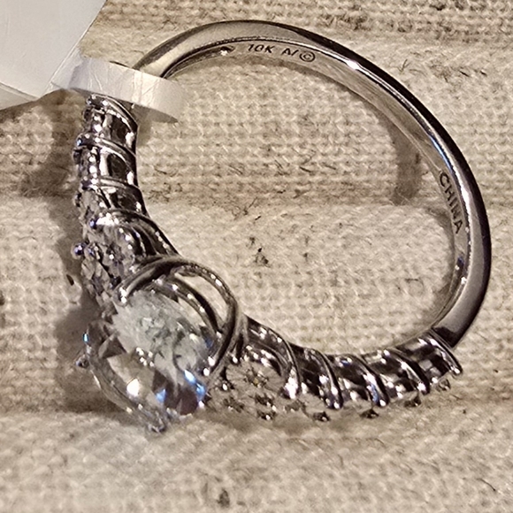 10KW GOLD GENUINE AQUAMARINE  & DIAMOND RING SIZE 7 - Picture 12 of 16